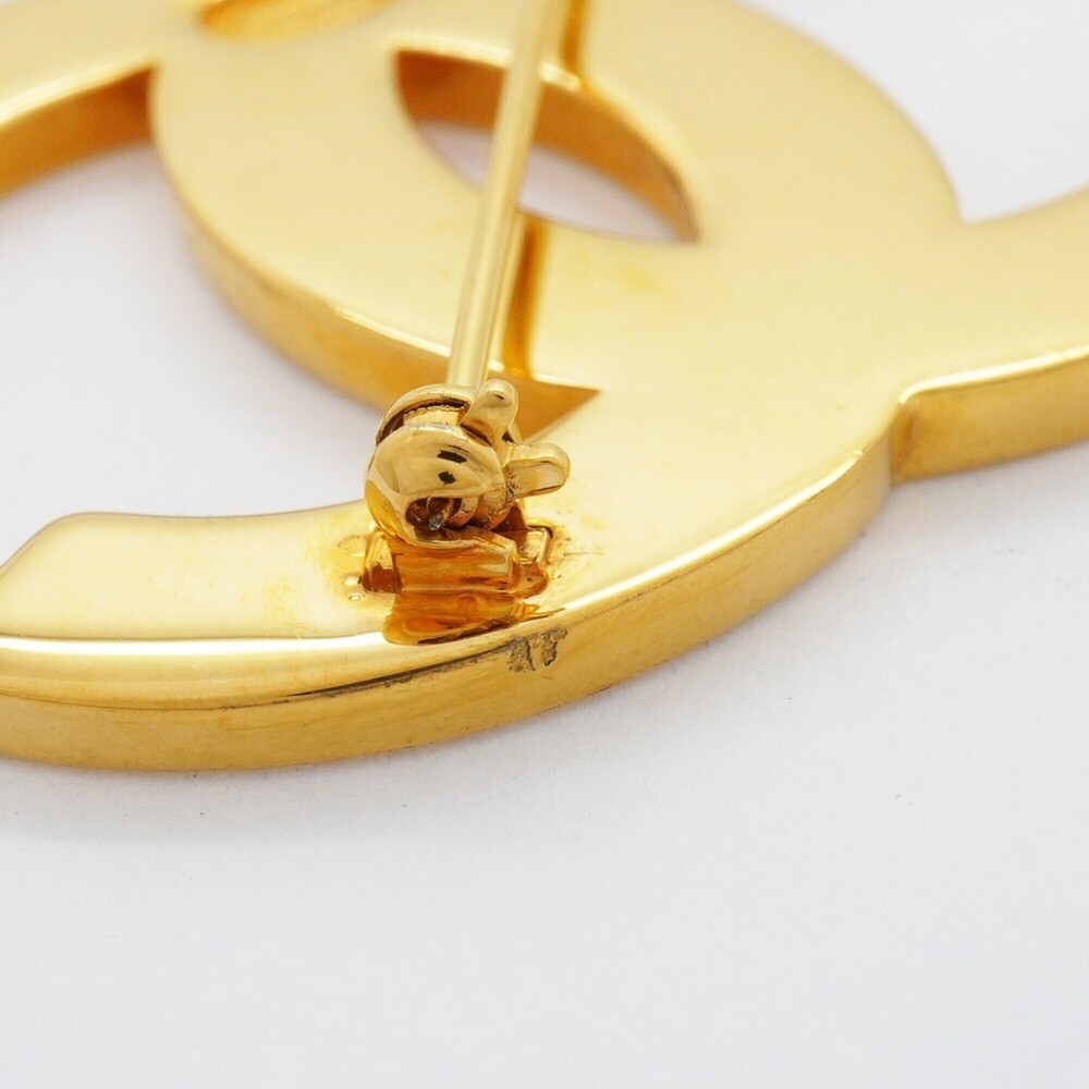 CHANEL Authentic Gold Logo Brooch - Picture 8 of 9